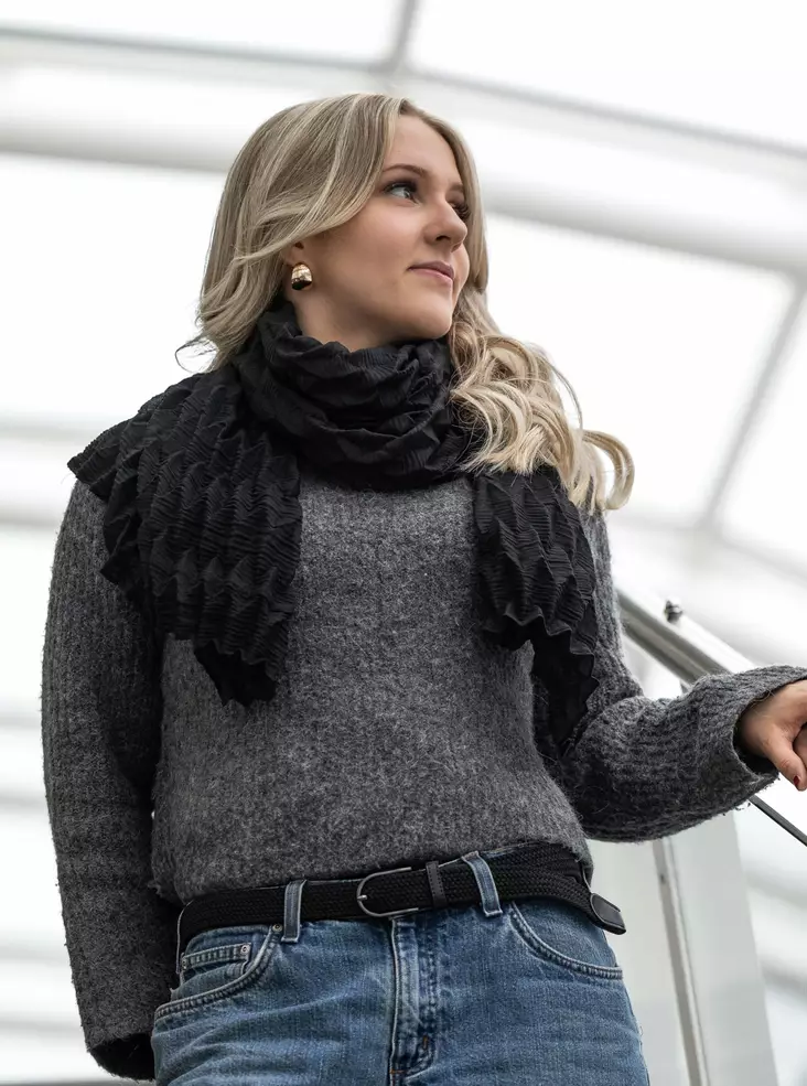 Veniz pleated scarf 62710 black - Women's scarfs - 138313 - 1