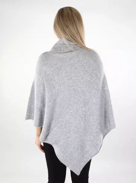 listaus_piecesnaistenponchofor