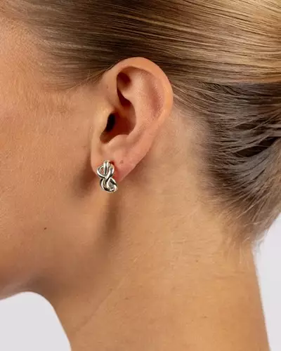 Snö of Sweden Earrings Everly knot silver - Earrings - 141587 - 2