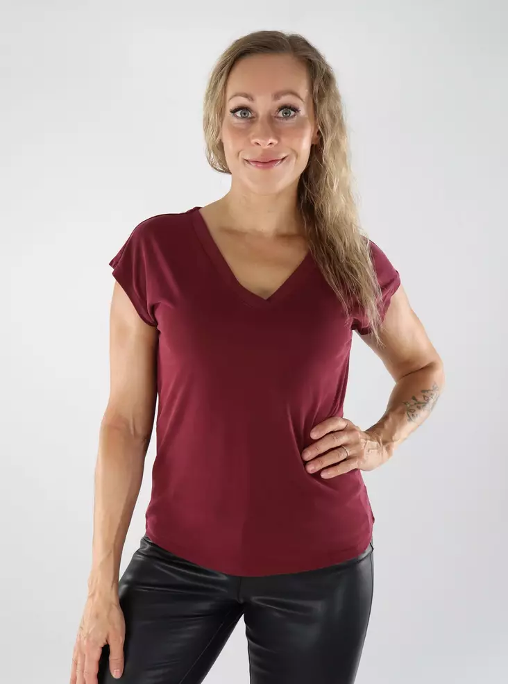 Only women's t-shirt ONLFREE V-Neck tawny port - Women's T-shirts - 138978 - 1